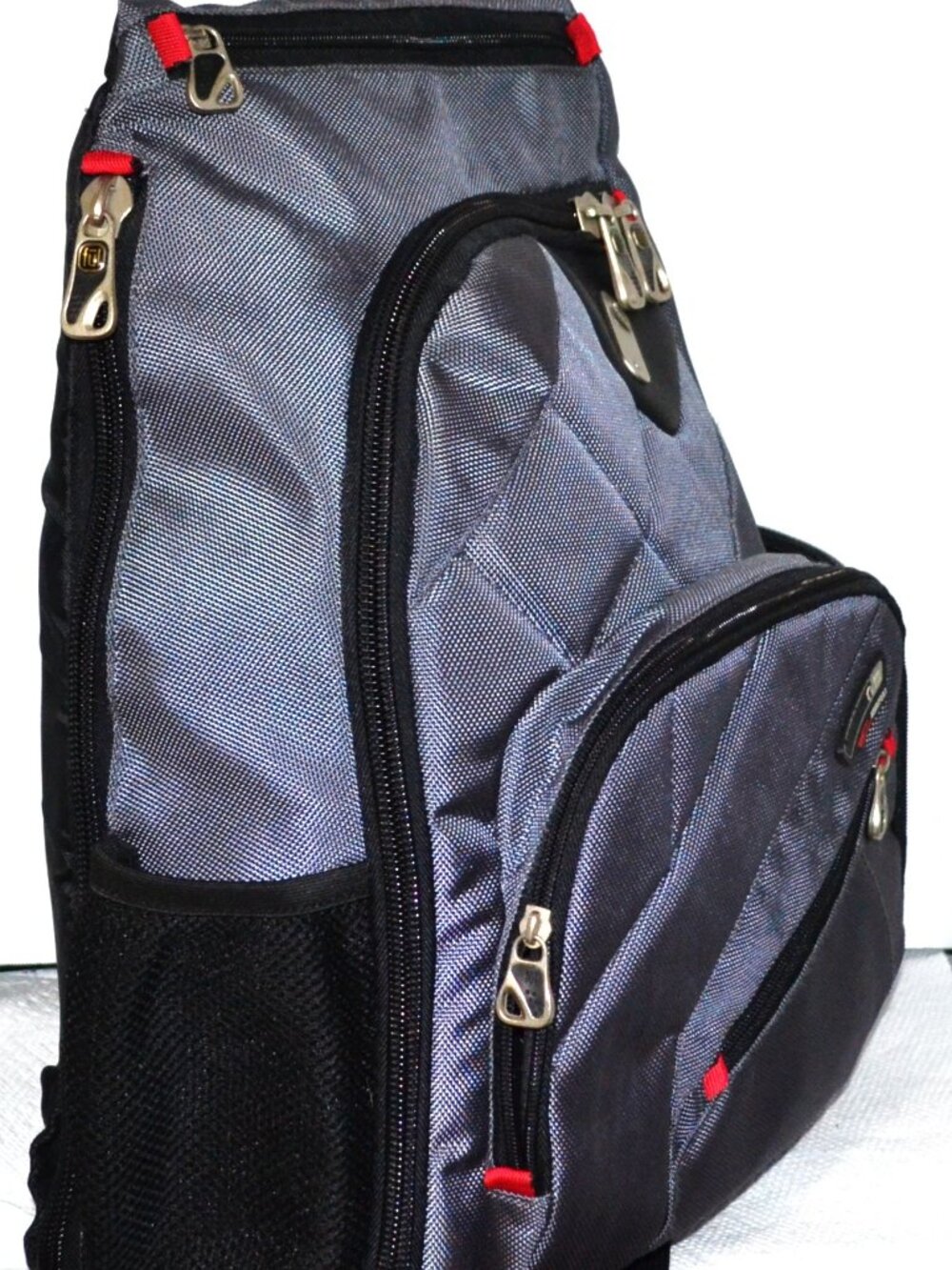 Ful Multi‑Pocket Travel Backpack Gray Red Accents Secure Zippers Travel School - Picture 6 of 6